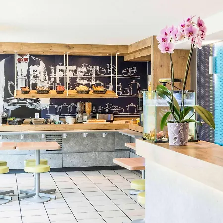 Hotel Ibis Budget Senlis 2*