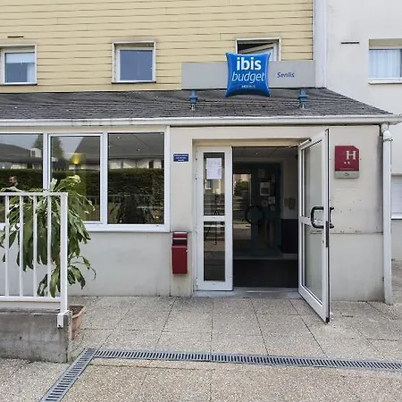 Ibis Budget Senlis 2*